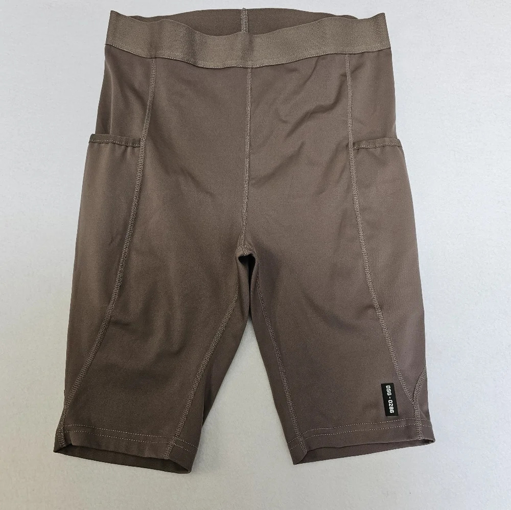 ASRV shorts‎